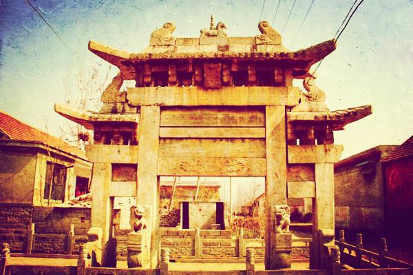 微山湖畔百寿石坊:乾隆皇帝颁旨赐建