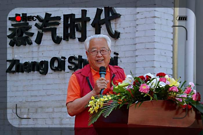 微信图片_20180429210524.jpg 《时代记忆》摄影展盛大开幕太原老车文化博物馆基地挂牌仪式