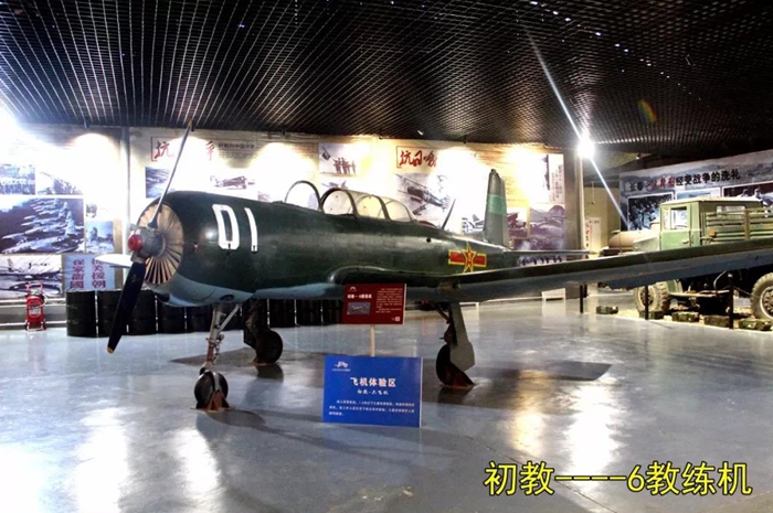 微信图片_20180430160148.jpg 《时代记忆》摄影展盛大开幕太原老车文化博物馆基地挂牌仪式