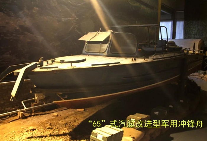 微信图片_20180430160203.jpg 《时代记忆》摄影展盛大开幕太原老车文化博物馆基地挂牌仪式