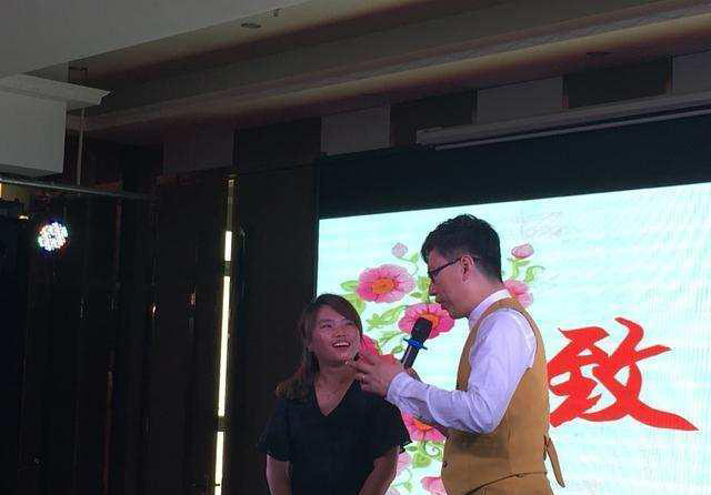 香港爱茵德集团在郑州举办“雨润童年 花开有声”庆六一文艺汇演