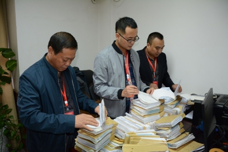 财务人员沉迷赌博 模仿领导签字窃取公款300余万