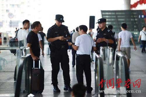 杭州PTU:24小时屯警街面的刀尖力量