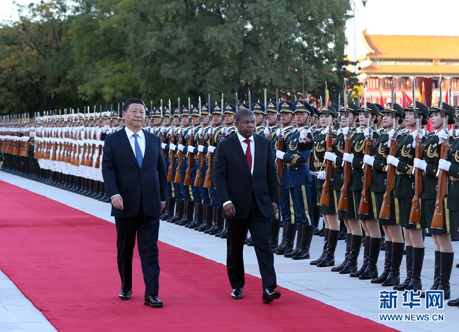 习近平同安哥拉总统洛伦索举行会谈