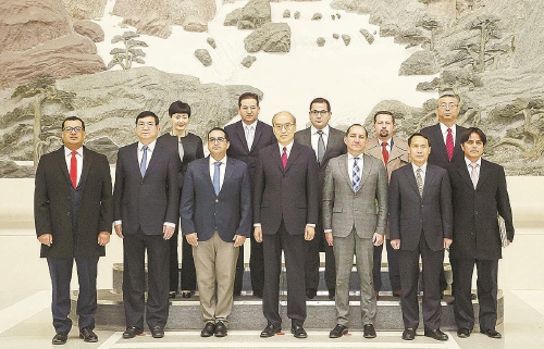 张军会见厄瓜多尔总检察长佩雷斯