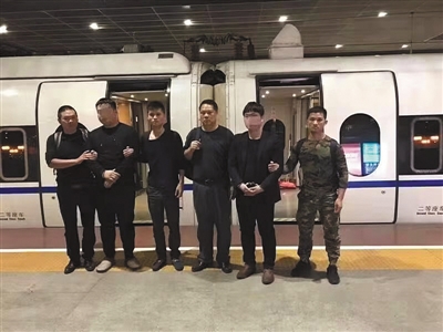 借“差评”勒索网店近200家 17人恶意下单被拘