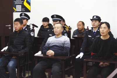 用医保卡倒药 夫妻诈骗44万医保药费获刑6年