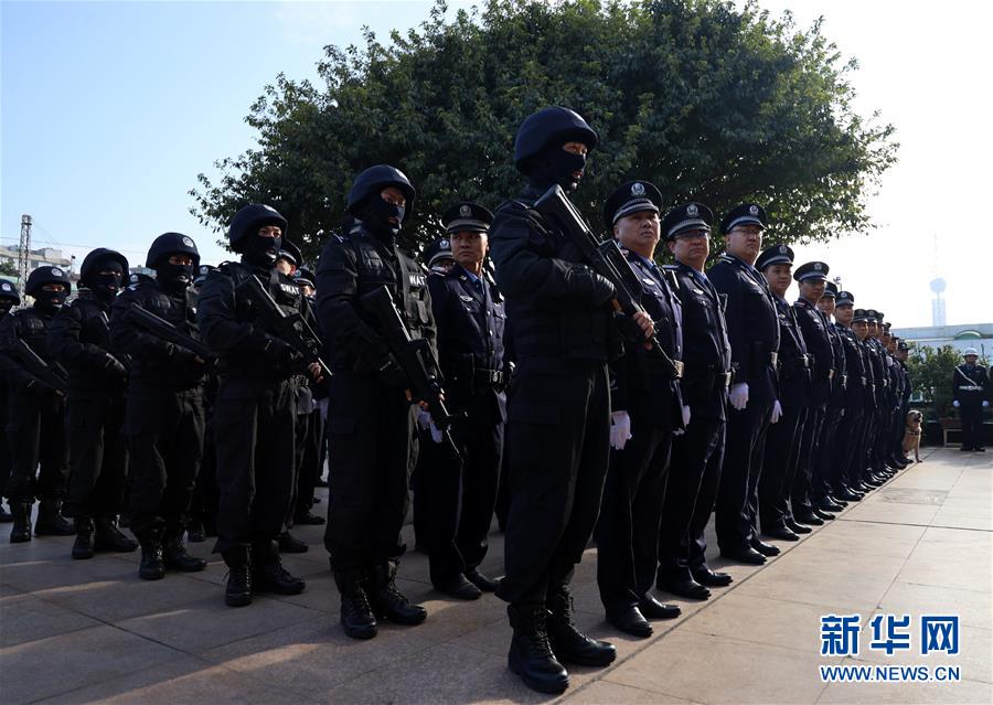 广州：铁警誓师保春运平安