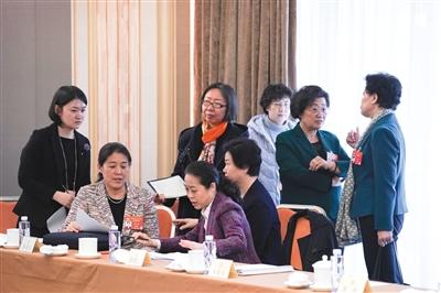 ����ίԱ����:������Ὺ���������׶���������