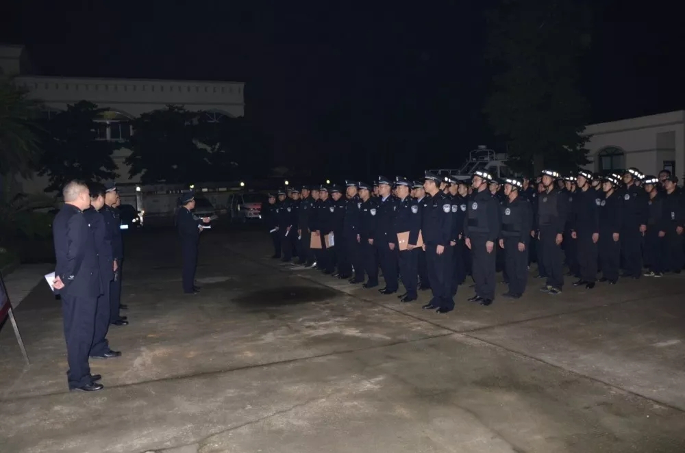 还敢嚣张？广西合浦公安出动150名警力摧毁一宗族涉恶团伙