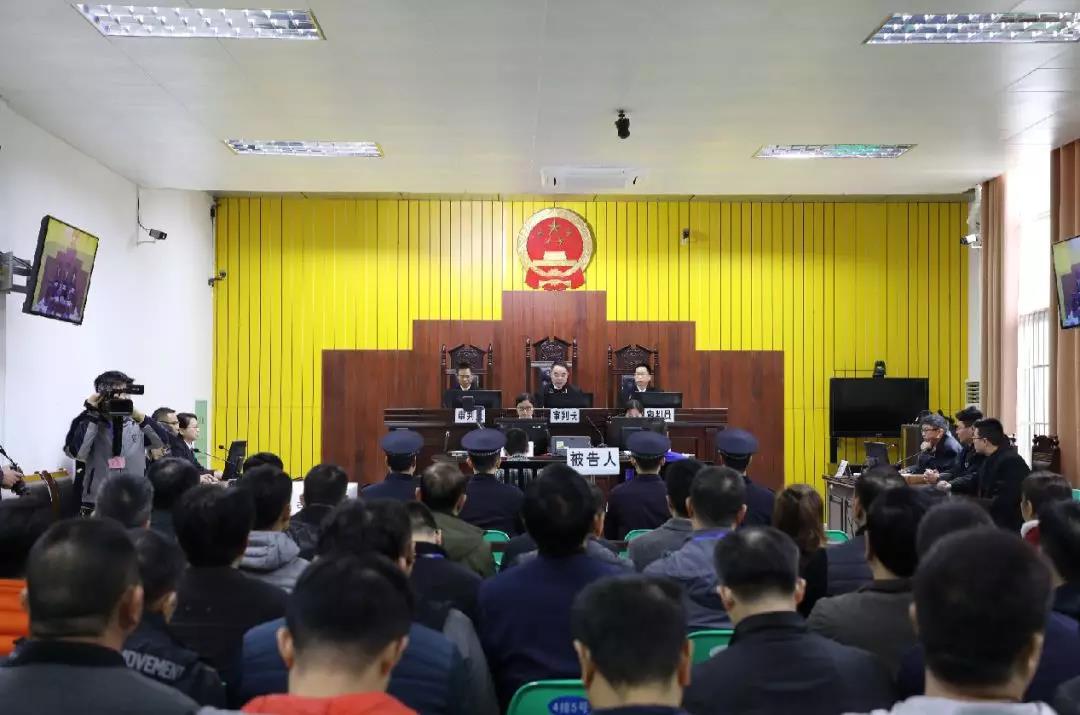 失足女之死牵出背后“保护伞”!双面派出所长领刑!