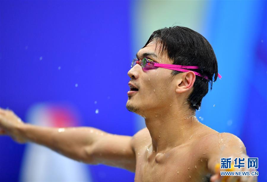 全国冠军赛：徐嘉余获男子50米仰泳冠军