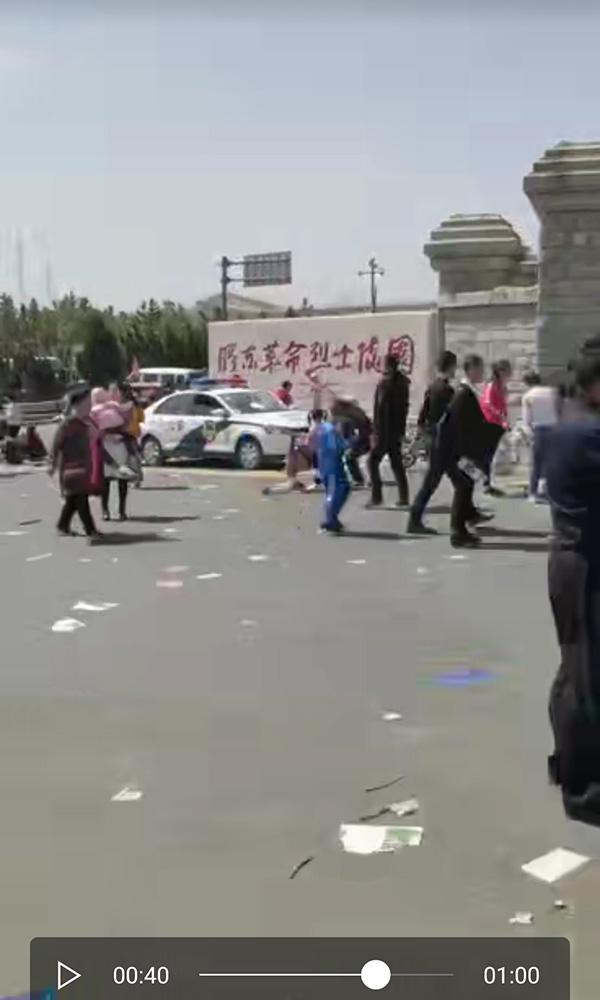 山东一烈士陵园小吃摊聚集垃圾遍地 陵园:无权管理