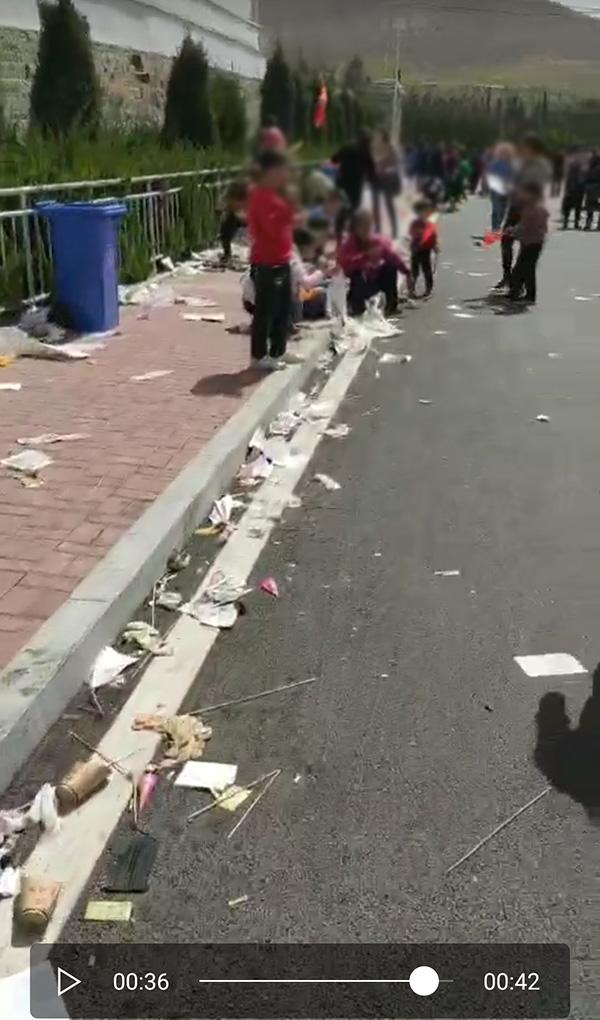 山东一烈士陵园小吃摊聚集垃圾遍地 陵园:无权管理