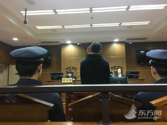 沪遛狗纠纷致死案一审:被告认罪 控辩双方就是否“从轻量刑”产