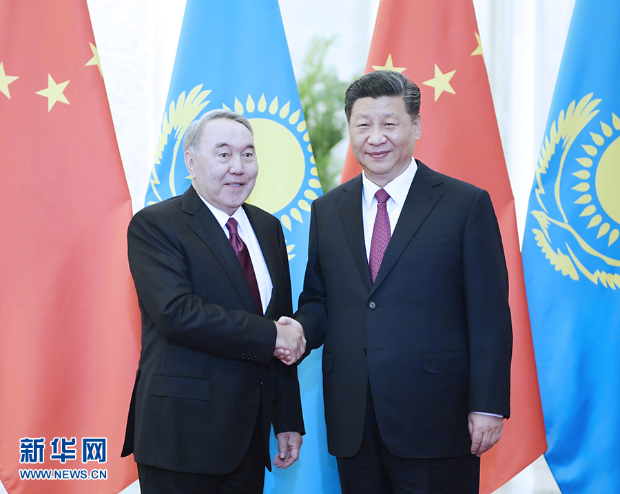 习近平会见哈萨克斯坦首任总统纳扎尔巴耶夫