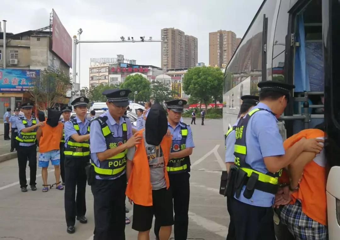 30人被控多宗罪,广西南宁警方扫掉横县沈某添黑社会团伙