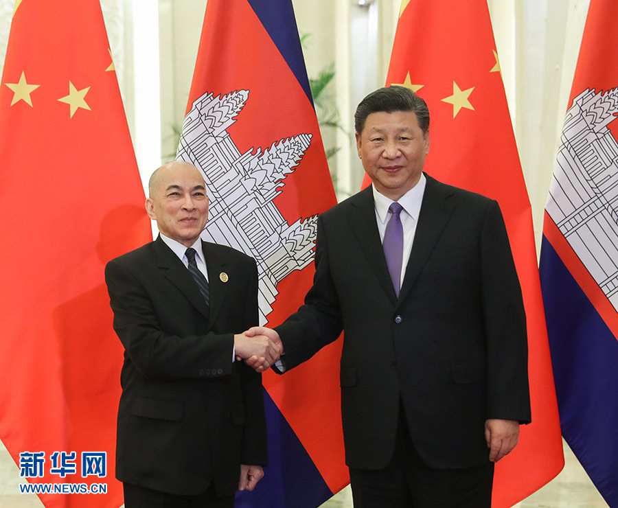 习近平会见柬埔寨国王西哈莫尼