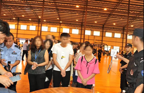 收网！广西南宁出动900余人打传销，286名涉传人员被抓！