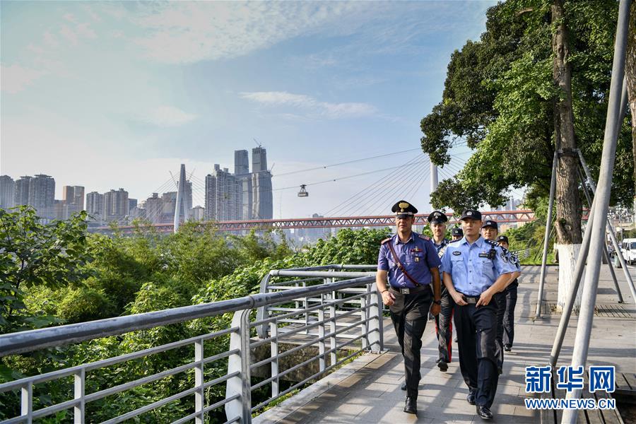 中意在重庆开展联合警务巡逻