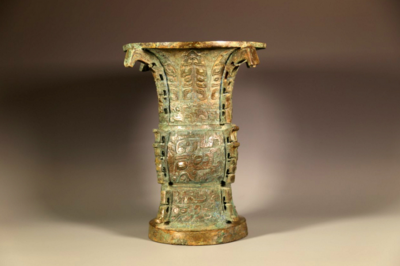 �ݱ���ɽ������׷������������ͭ����