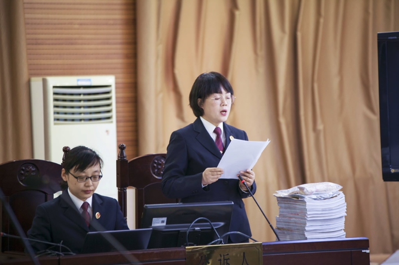 "女强人"难过金钱关 节假日成敛财"黄金期"