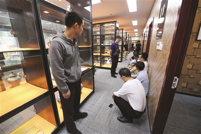 几百元的“袁大头”竟估价200万?诈骗团伙设局骗钱