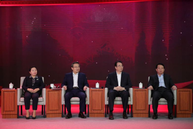 扫黑除恶下一步深入推进，要突出三个字