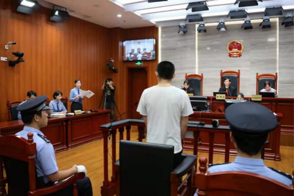 "血衣诈骗"案:水手伪造被害现场骗取赔款获刑9年