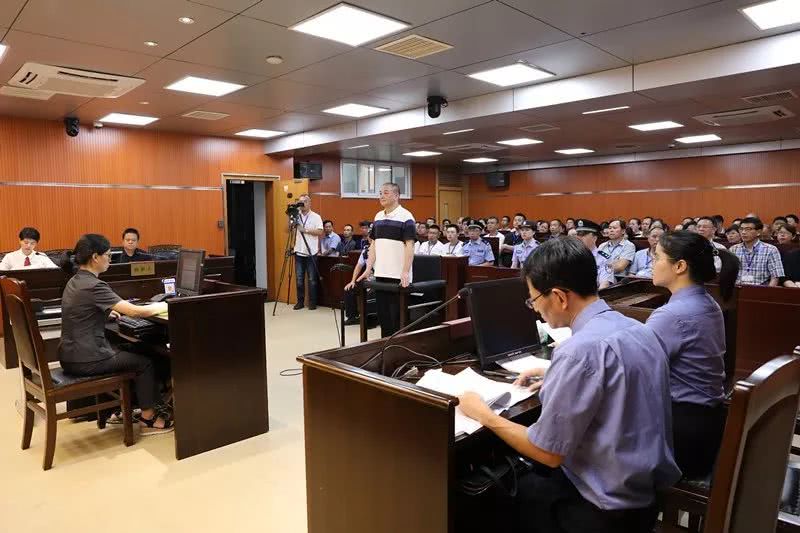 浙江省丽水市委原副秘书长吴善印受贿近千万一审获刑十年半