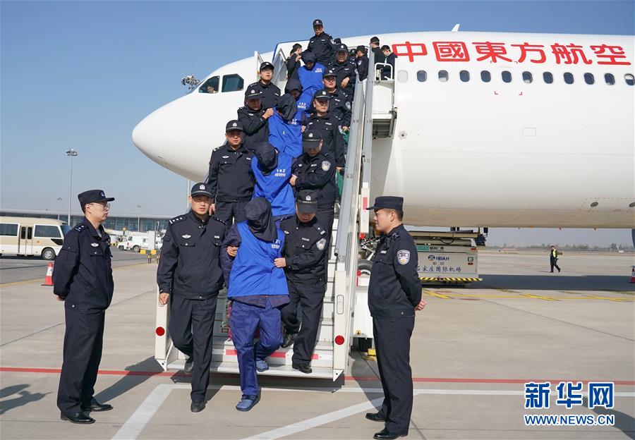 河北警方捣毁一在菲律宾特大电信诈骗窝点 208名嫌犯押解回国