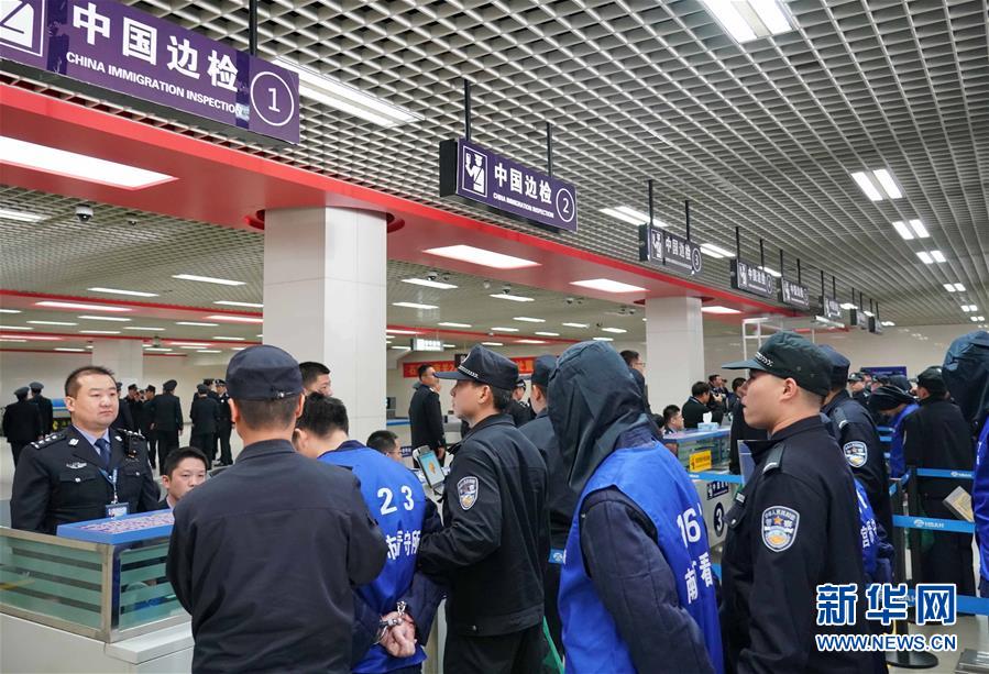 河北警方捣毁一在菲律宾特大电信诈骗窝点 208名嫌犯押解回国