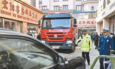 来信综述:消防车遇"拦路虎" 惩处还是"宽松软"