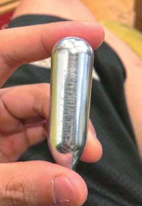 “笑里藏刀”何时了 多重身份导致笑气监管存在盲区
