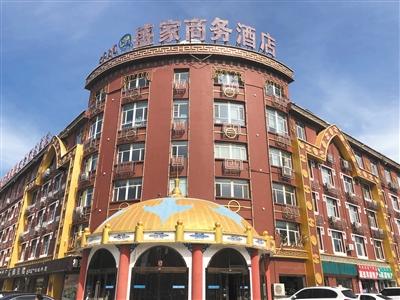 男子枪杀情敌被判死缓 违规保外就医＂纸面服刑