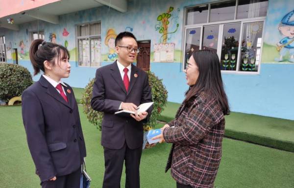 不起诉决定作出后,155名孩子家长揪着的心终于放下了