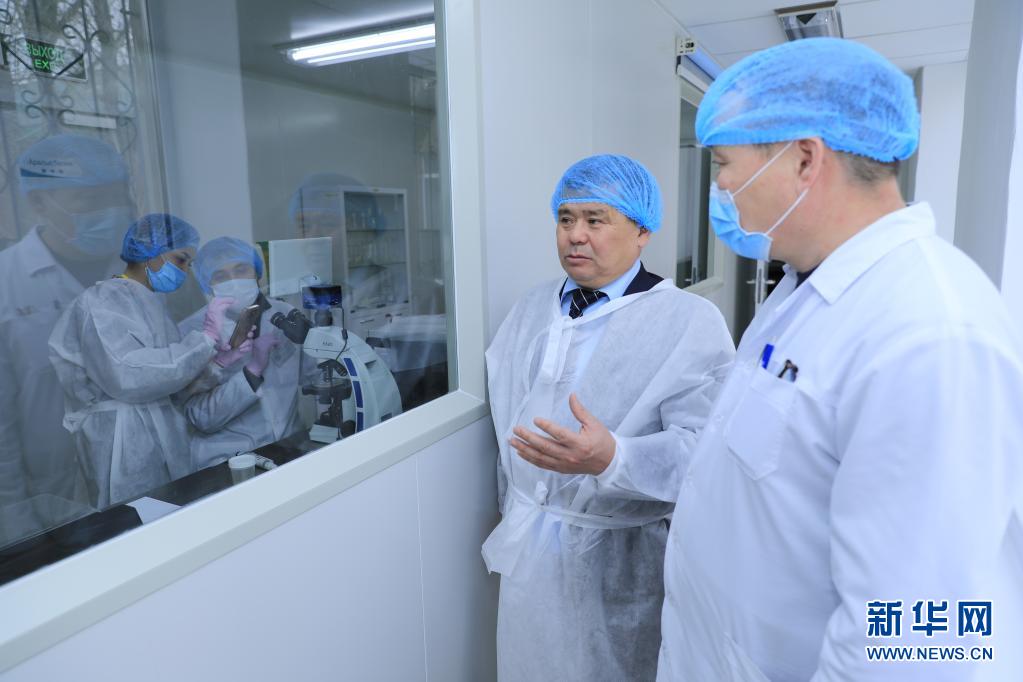 中哈农业科学联合实验室获颁哈萨克斯坦政府认可证书