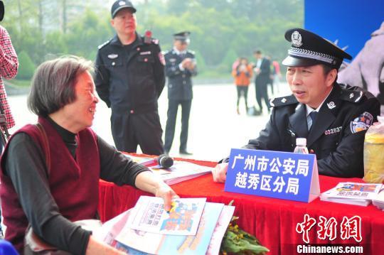 出门遛狗必须拴绳,骗保将被重罚……5月新规来了!