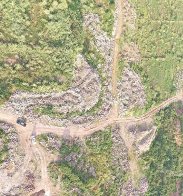 父子俩热心＂抢修＂塌方路段 背后原因竟是非法