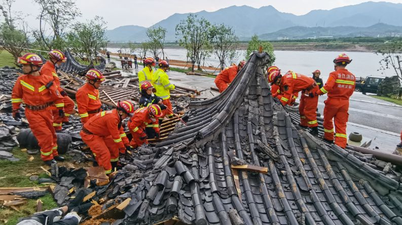 浙江常山一凉亭因强降雨倒塌7人受伤 其中4人重伤