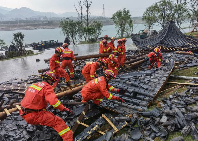 浙江常山一凉亭因强降雨倒塌7人受伤 其中4人重伤