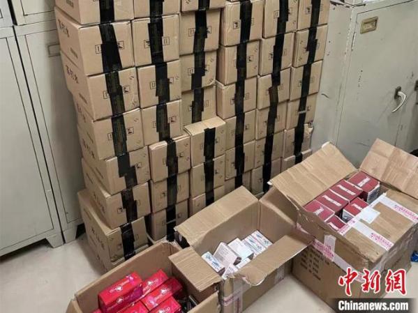 北京警方查获非法经营"笑气"1.5万余支